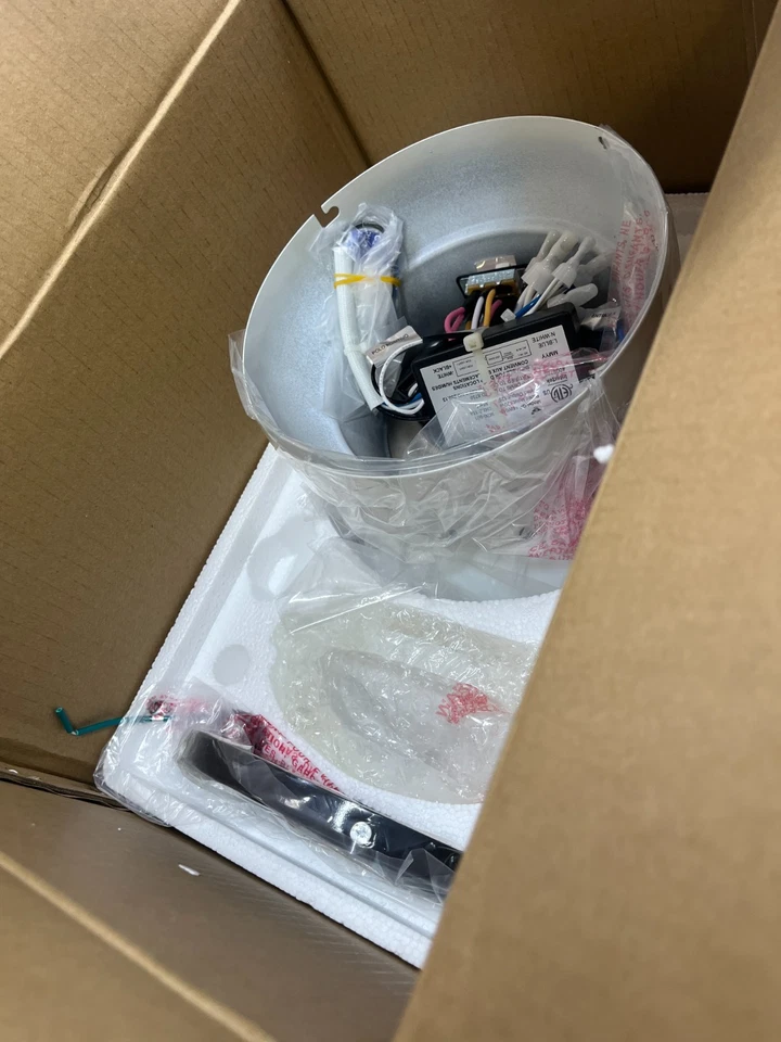 Minka-Aire F510L-WH Spacesaver 3 Blade 26 inch Integrated LED Light Ceiling Fan - Image 3 of 4