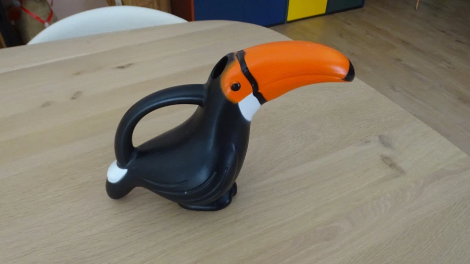 ARROSOIR PLASTIQUE OISEAU TOUCAN JARDINAGE FLEUR - Photo 1/4