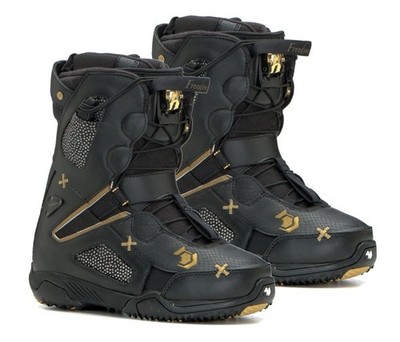 Northwave Freedom Snowboard Boots Women 6 or Girl 4  +Burton decal Z48