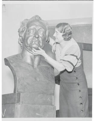 Edna Strong Admiring Sculpture 1933 Photo Goethe Society's Gift to United Stat