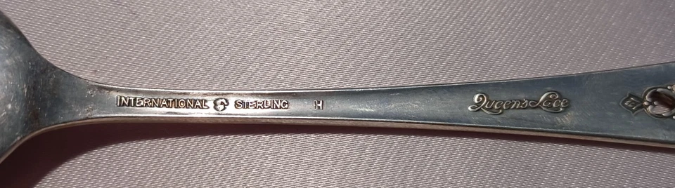 Ajuste de lugar de 4 piezas de encaje Queens de International Sterling - moderno Foto 4 de 4