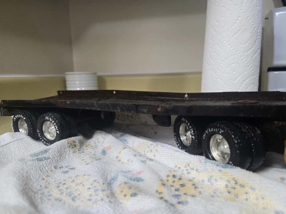 Vintage Nylint Pressed Steel Smucker's GMC 18 Wheeler Truck Trailer Semi - Image 4 of 4