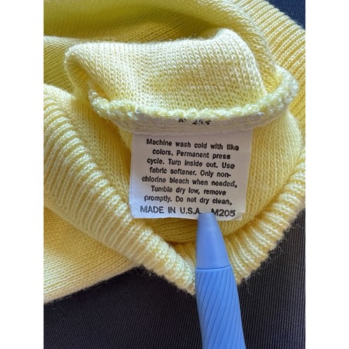 Jantzen Mens Bright Yellow Sleeveless V-neck Sweater Vest Size L Vintage USA - Picture 6 of 6