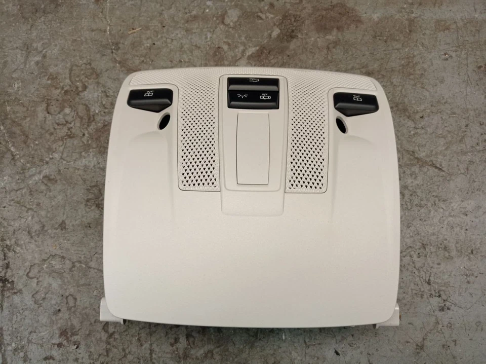 Piloto interior delantero MERCEDES-BENZ CLASE B W246 B 200 CDI A0009006503 Foto 3 de 4