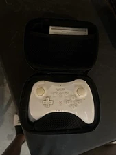 Nintendo Wii U Pro WUP-005 Handheld Gamepad Controller White Wireless Bluetooth