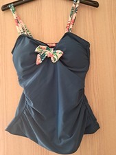 Jo Browns size 8 lined, figure hugging Green Tankini sun top with padded bra