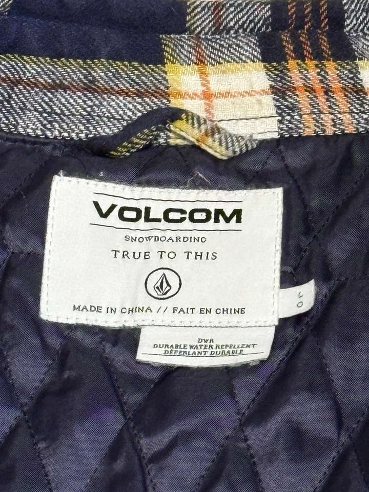 Men’s Volcom Snowboarding Flannel Insulated Jacket Large - Image 4 of 4