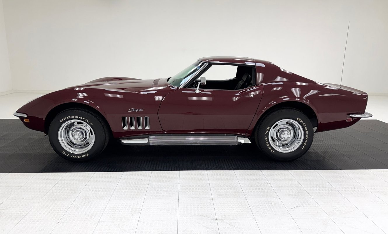 1969 Marlboro Maroon Chevrolet Corvette   | C3 Corvette Photo 3