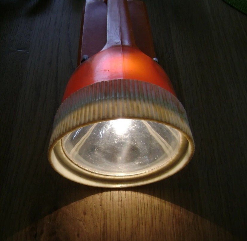 Ancienne lampe torche Saft Mazda