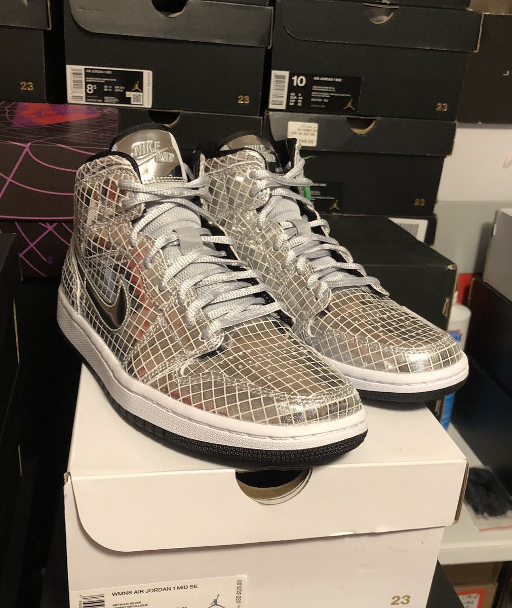 ウィメンズ Nike Air Jordan 1 Mid SE Disco llic Silver(W) Nike Women's Air Jordan 1 Mid SE Disco Metallic Silver