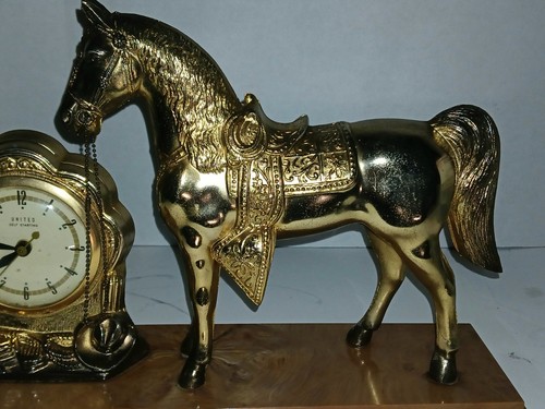 Orologio a cavallo vintage ottime condizioni anni 50 United Clock Corp modello 310 Mantel - Foto 4 di 13