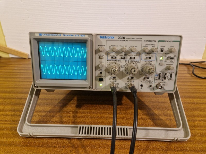 Tektronix Oscilloscope 2225  50Mhz