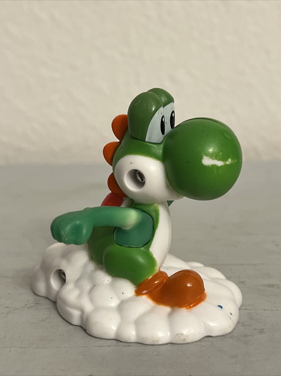 NINTENDO SUPER MARIO 2.5” YOSHI MCDONALDS PLASTIC TOY (PRE-OWNED