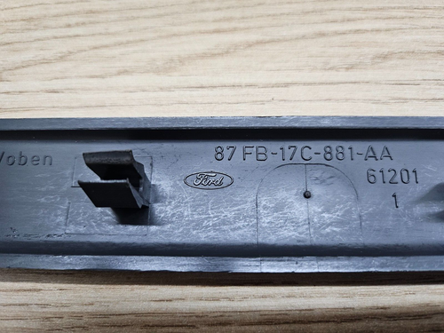 FORD FIESTA MK2 BUMPER TRIM 87 FB 17C881 AA GENUINE NEW OLD STOCK RARE NOW - Picture 4 of 4