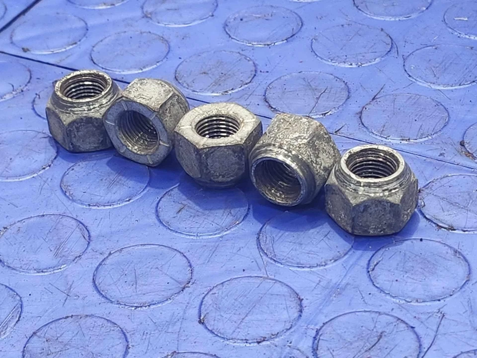 Cadillac Seville 1977-1979 tuercas de rueda de acero 5 piezas piezas originales OEM Foto 2 de 3