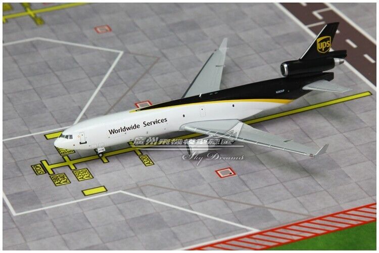 貨物機模型　UPS　MD-11F　1/400　　　　　く Amazon.com: ACE HOBBY GeminiJets for UPS Worldwide Services