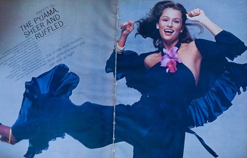 ~ Vogue  Magazine Jan 1973 Lauren Hutton by Avedon + Brinkley DISCOUNTED READ ~ - Afbeelding 15 van 15