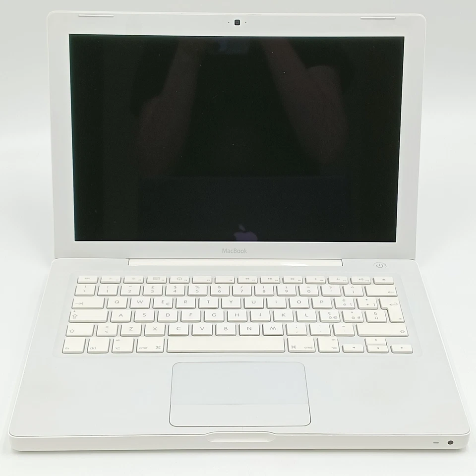 MacBook 13 2010 Apple in Buono Stato Bianco 2,4 GHz 2GB RAM Funzionante Completo - Immagine 3 di 4