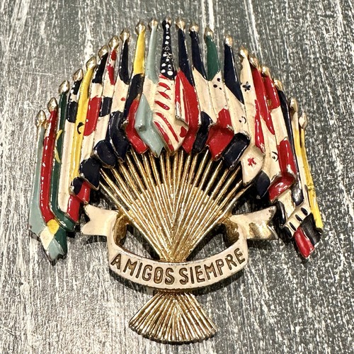 VINTAGE CORO UNITED NATIONS FLAGS "AMIGOS SIEMPRE" GOLD-TONE BROOCH PIN