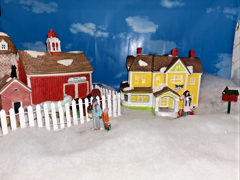 STARS HOLLOW GILMORE GIRLS ARTIST MADE DRAGONFLY INN HORSE BARN LORELIE DEPT  56