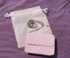 Umhängetasche gesteppt Rosa Magnetverschluss mit silberner Kette als Träger 