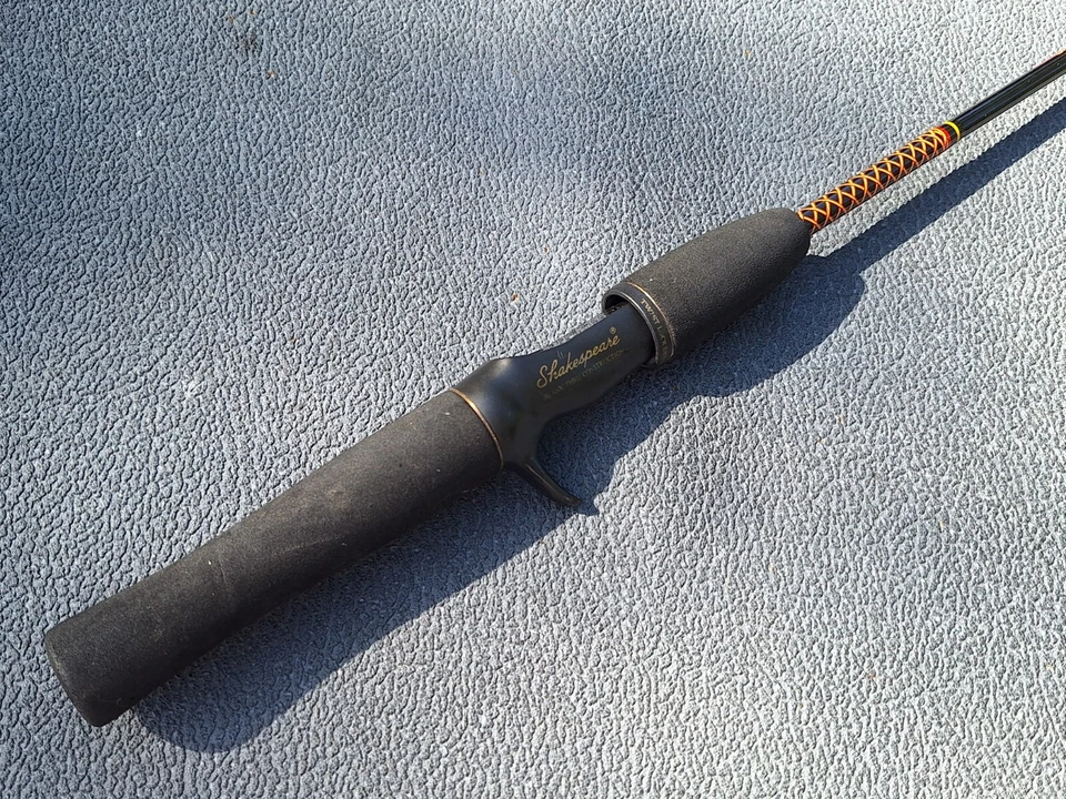 Shakespeare Ugly Stik SCL 1101 5'0" Spin Cast Rod Luz Acción 4-10 Lb 2 piezas Foto 2 de 4