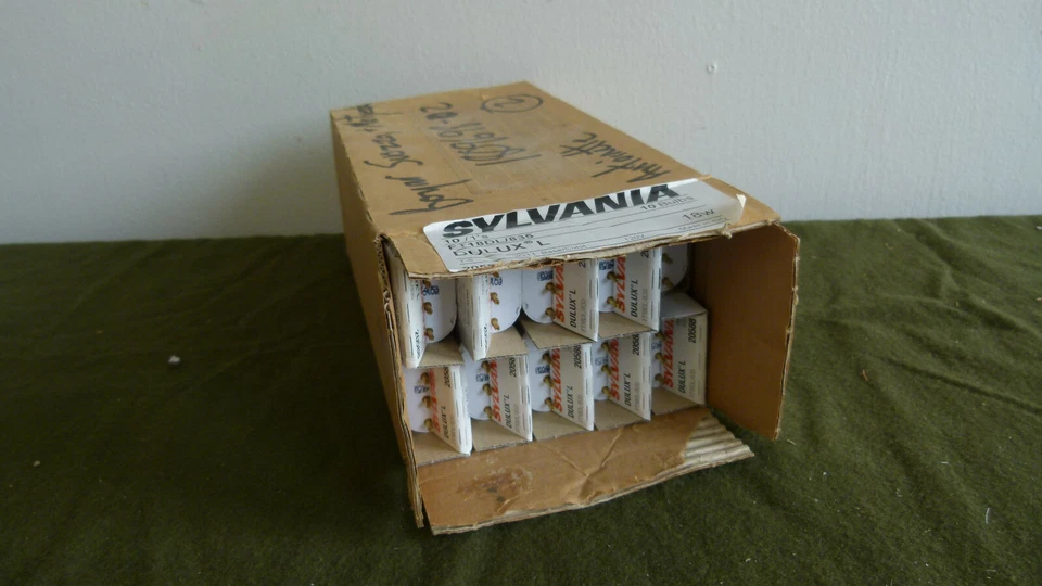 Box of 10 - Sylvania FT18DL/835 Dulux Fluorescent Bulb Lamp T5 18W - Image 2 of 4