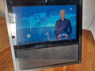 Echo Show (1. Gen.), Intelligenter Lautsprecher mit 7-Zoll Bildschirm und Alexa 