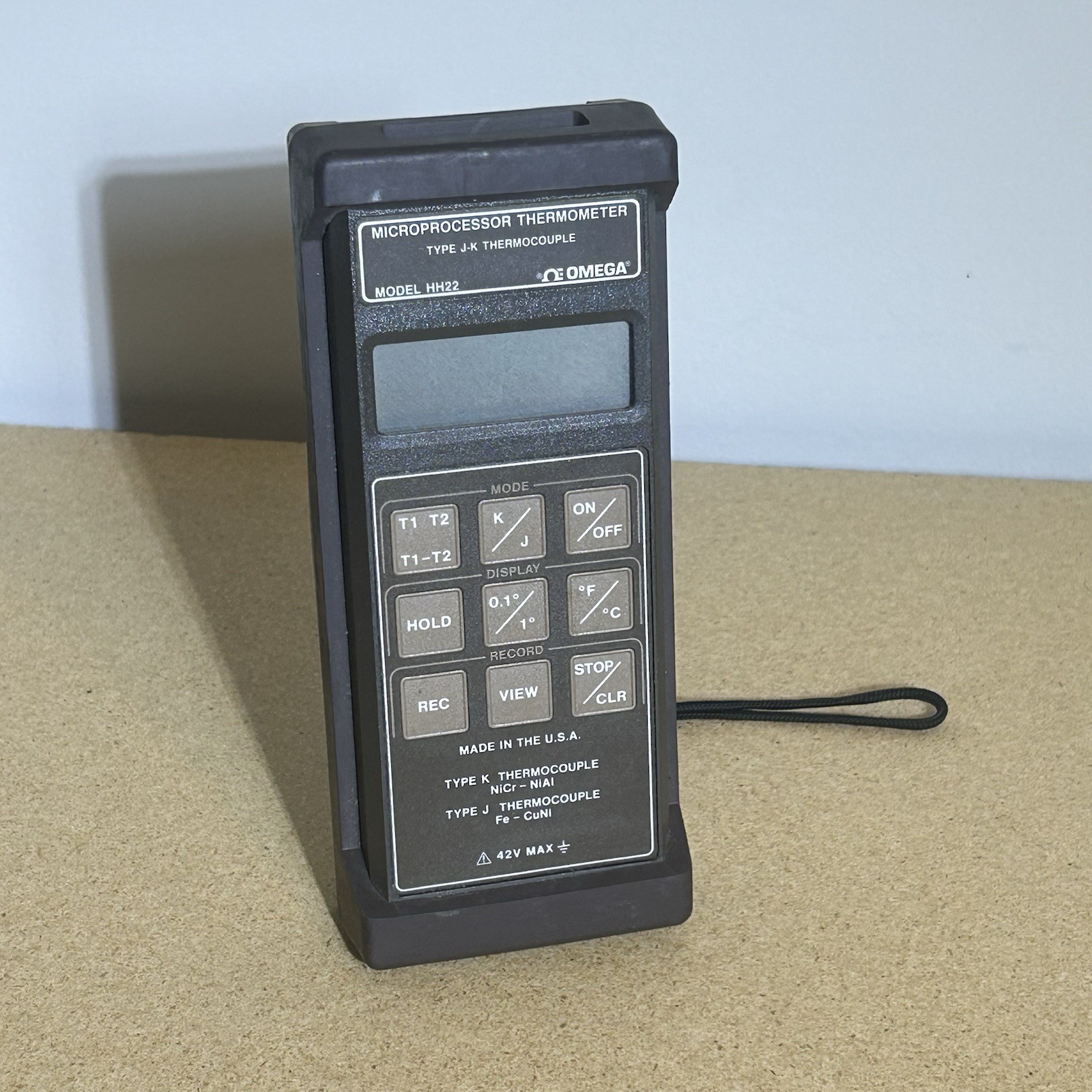 Omega Microprocessor Thermometer Type J-K Model HH22 Made in USA