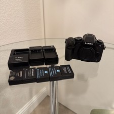 Panasonic Lumix DMC-G85 Mirrorless Micro Four Thirds Digital Camera 5 Batteries