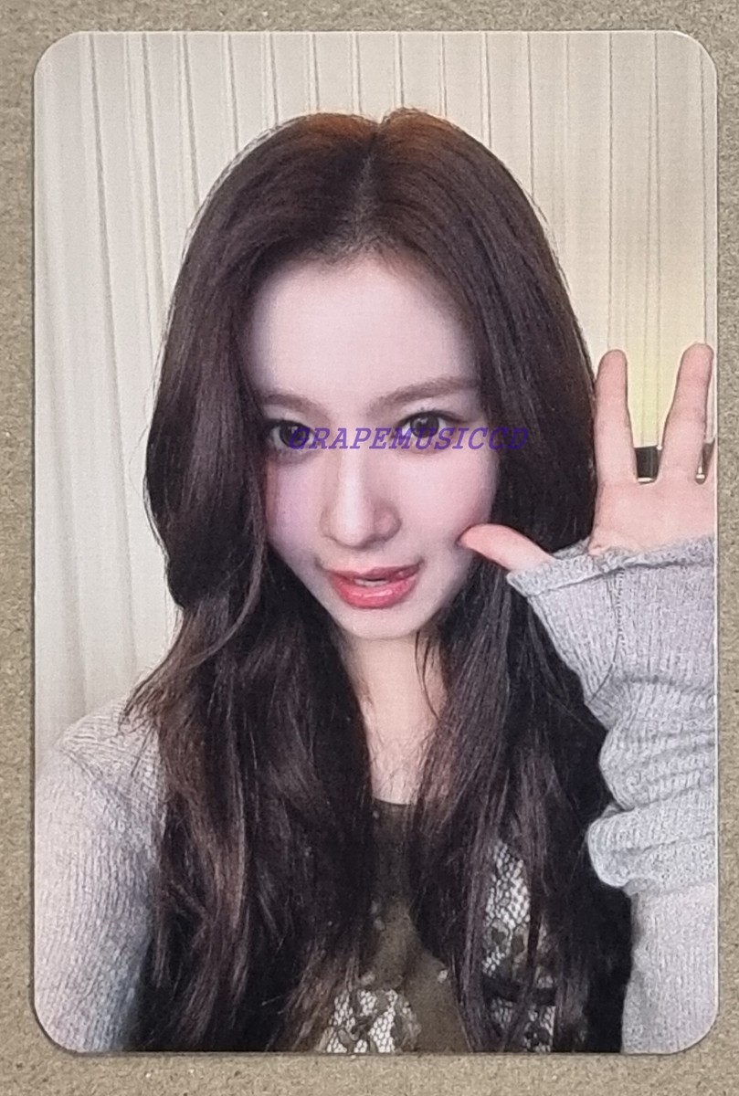 TWICE WOWPASS 10th Anniversary SPECIAL EVENT OFFICIAL SELFIE