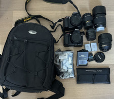 2x Nikon Kameras mit 4 Objektiven und Extras