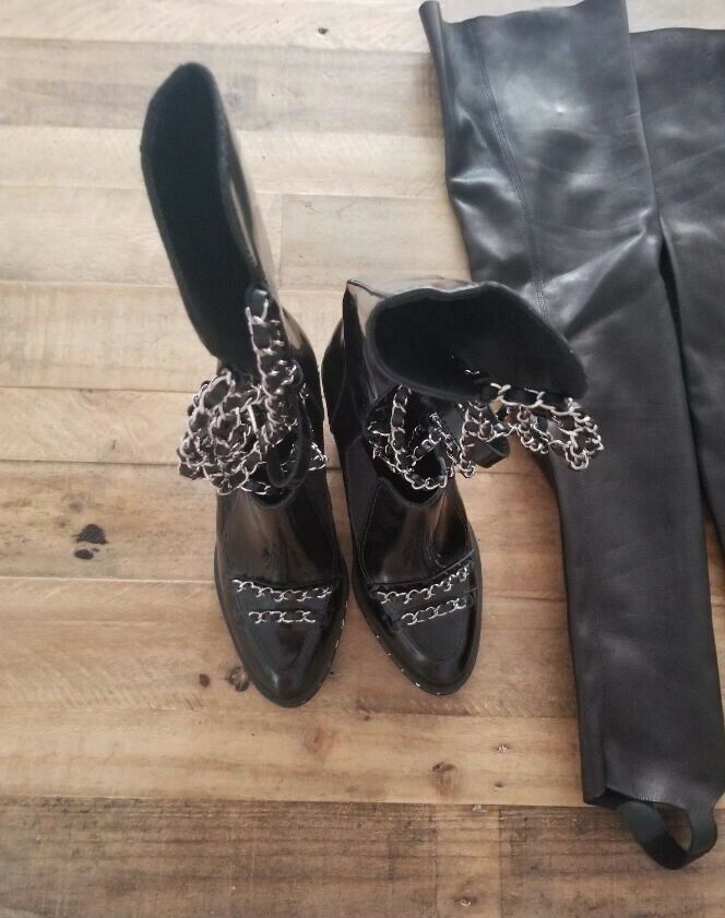 CHANEL RUNWAY CHAIN BOOTS Leather Thigh High Over Knee CHANEL RUNWAY CHAIN BOOTS Leather Thigh High Over Knee