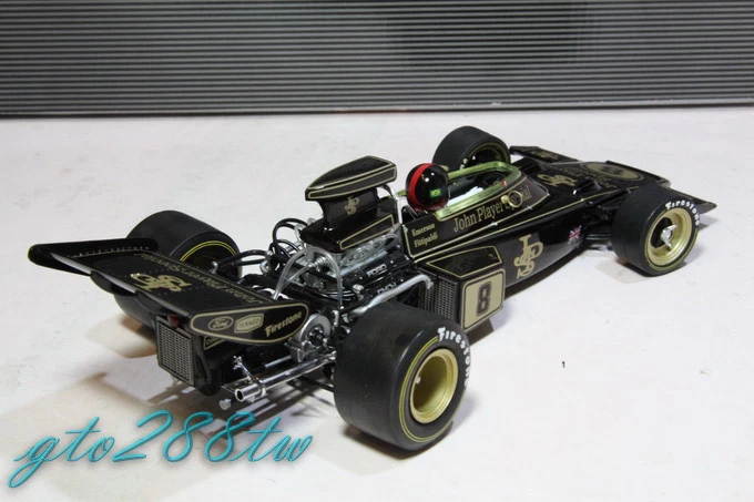 Quartzo 1:18 Lotus 72D JPS F1 1972 British GP Winner Fittipaldi w/Firestone mark - Image 3 of 4