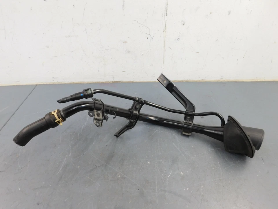 Acura NSX 2017 16-21 cuello de llenado de combustible #0295 F4 Foto 2 de 3