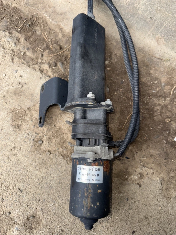 ACTUADOR DE FRENO DE ESTACIONAMIENTO ELECTRÓNICO TIPO S JAGUAR XJ 5757-PB-REV D Foto 2 de 3