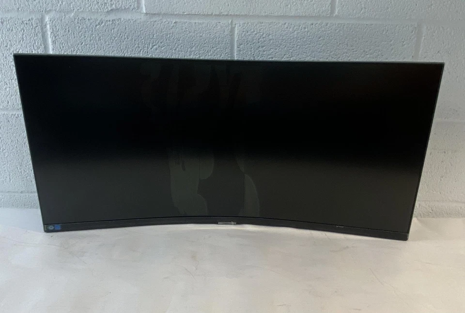 SAMSUNG Viewfinity S65UA Series 34-Inch Ultrawide Curved Monitor(cracked lcd) - Image 2 of 4