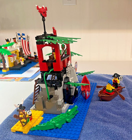 LEGO Pirates: Forbidden Cove (6264)  with Instructions. Missing some pieces 