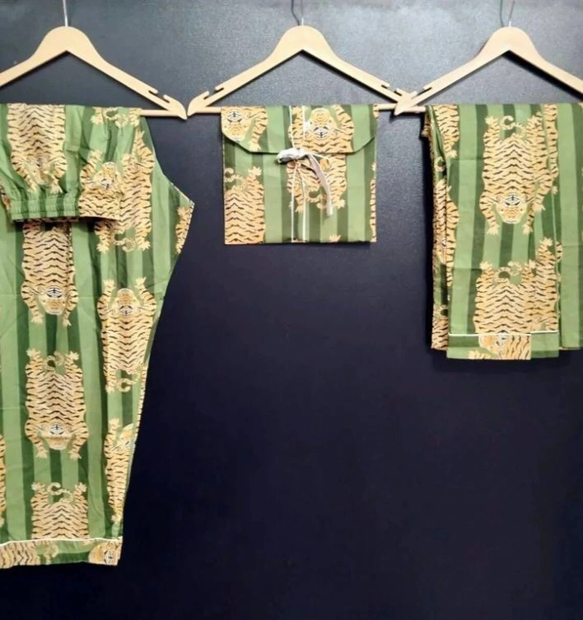 Green Cotton Pajama Set Tiger Stripe Print Bridesmaid PJ Set Loose Clothing US
Opens in a new window