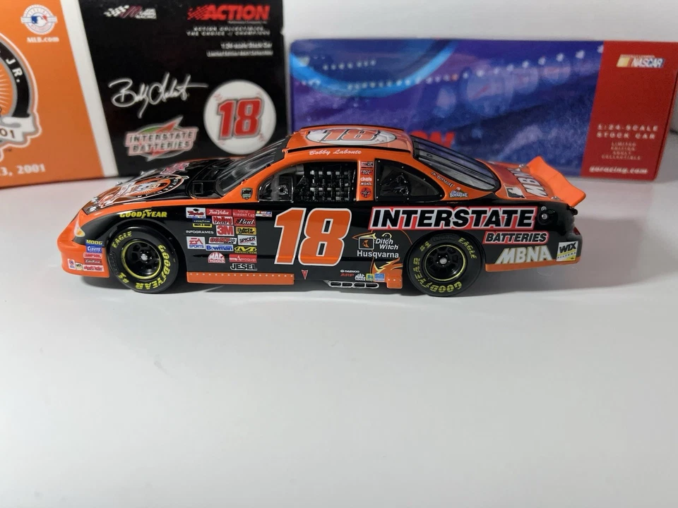 2001 年 Bobby Labonte #18 州际电池/Cal Ripken Fairwell 1:24 比例 T1 — 第 3/4 张图片