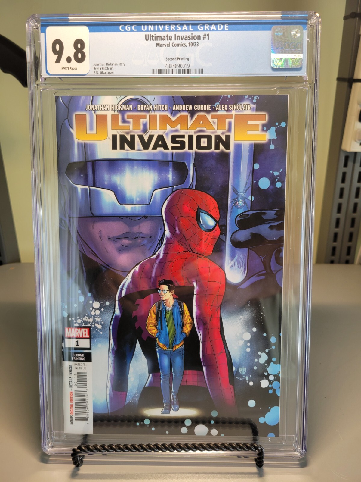 Ultimate Invasion #1 (Paratore Variant Cover) Value - GoCollect