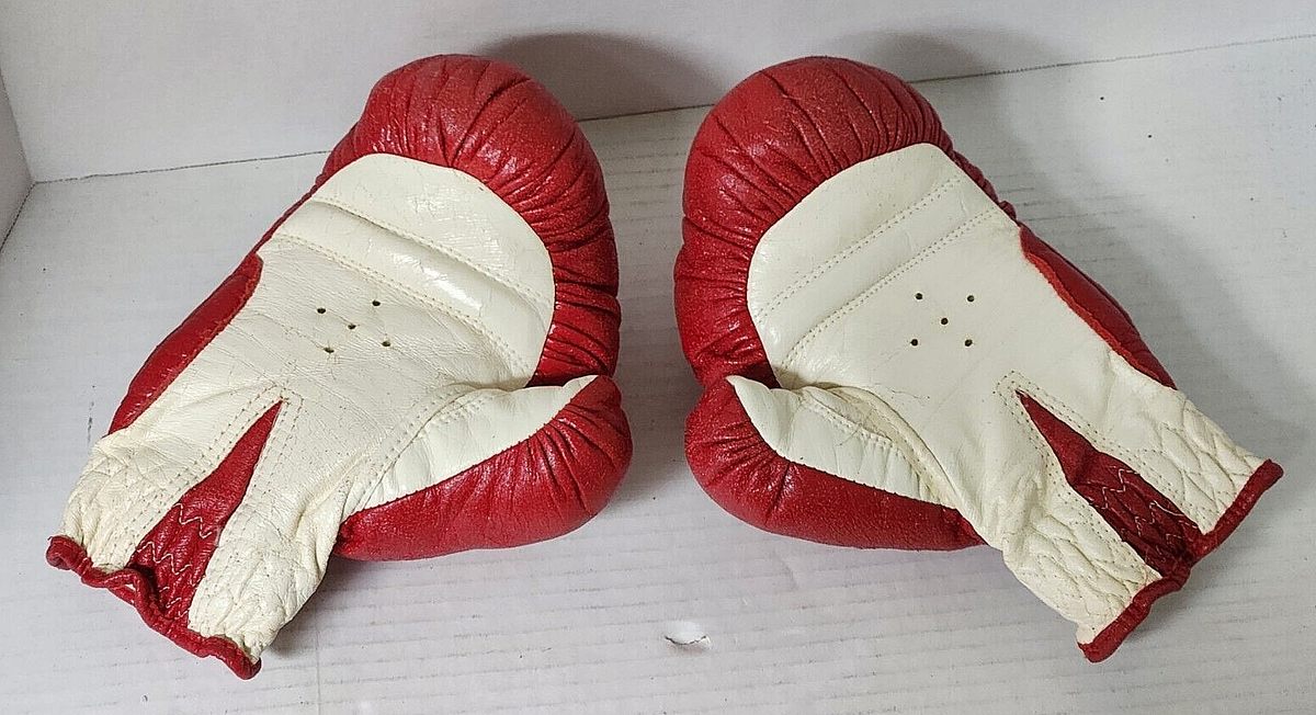 2 Vintage Franklin Sugar Ray Leonard Boxing Gloves Signed Printed