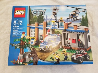 lego 4440 forest police station