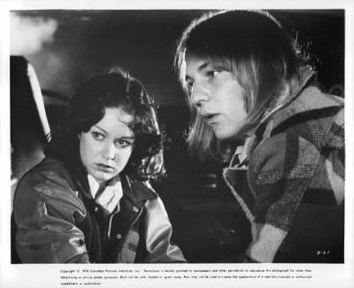Lisa Lemole And Billy Milliken Outside Looking In The Same Direct 1976 Old Photo