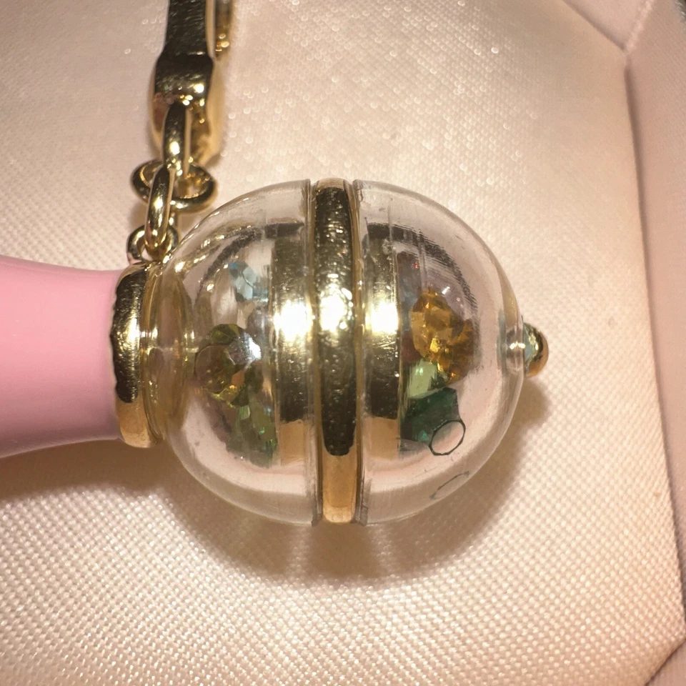 Dije de máquina de chicle rosa Juicy Couture 2008 raro en muy buen estado Foto 4 de 4