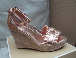 michael kors bella wedge