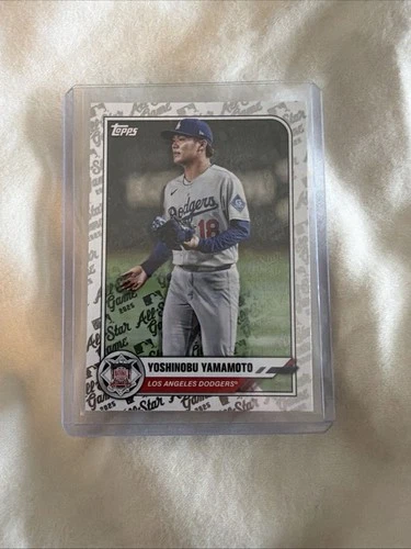 2025 Topps Yoshinobu Yamamoto Base (Raw)