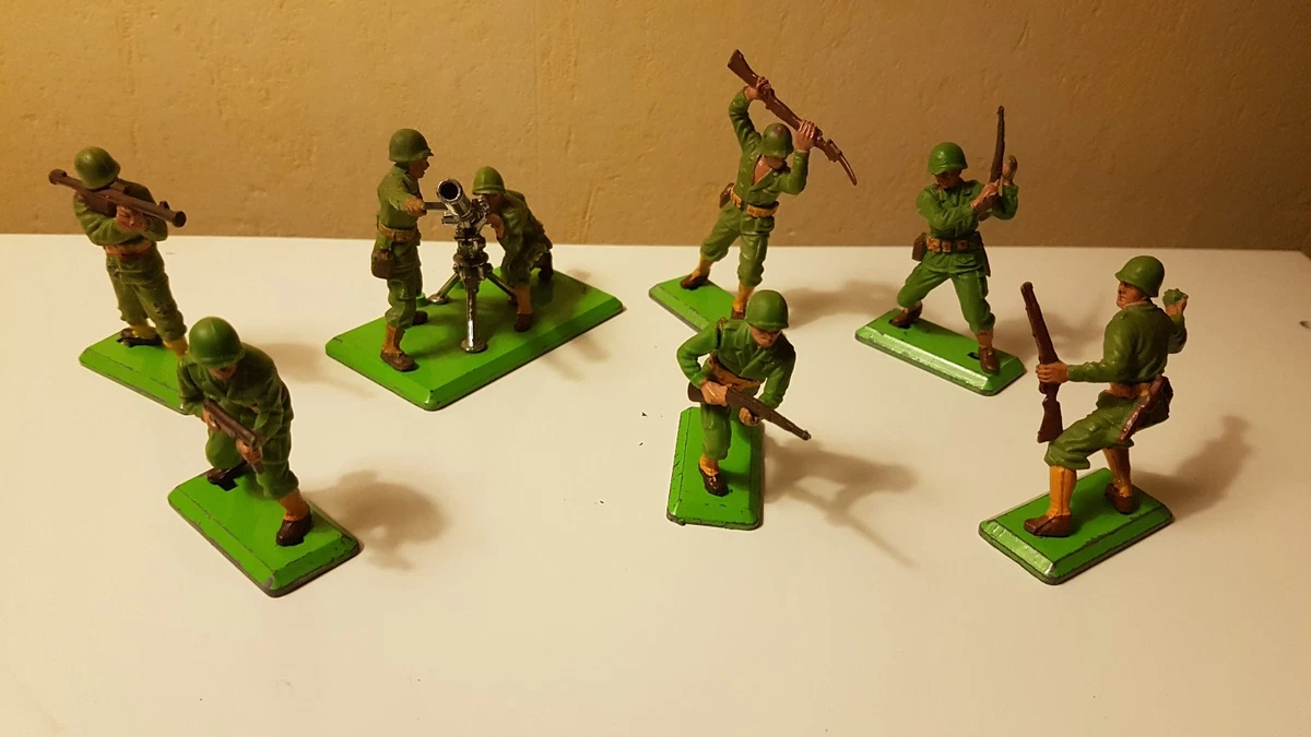 Lot Soldats Et Cavaliers Britains – Anglais Au Défilé, Plastique Peint (occasion, Casse)