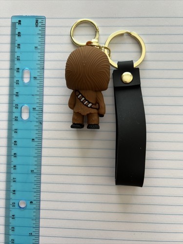 Chewie Rubber & Metal Keychain Disney Chewbacca Star Wars New! Fast Shipping! - Picture 2 of 2