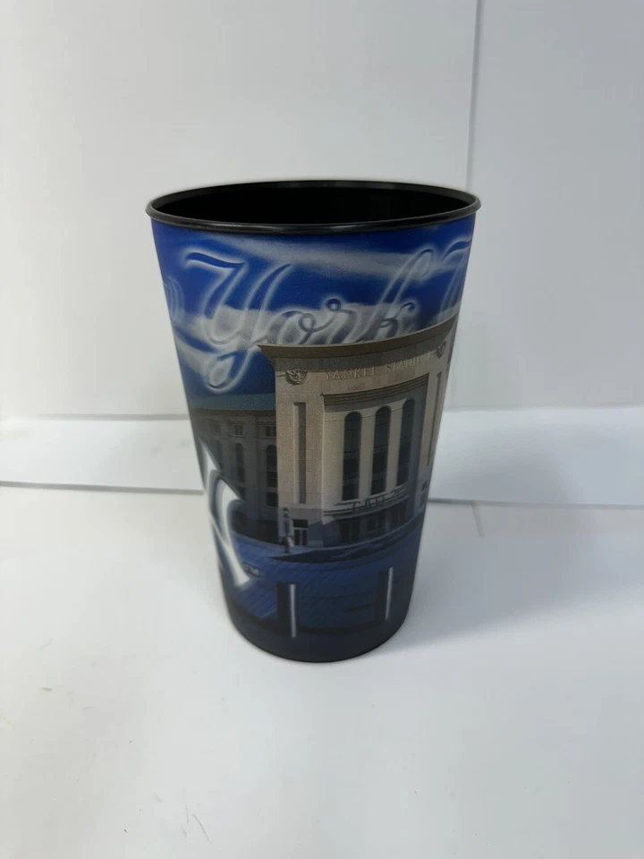 Сувенирный кубок New York Yankee Stadium цветная голограмма сувенирные сувениры MLB - Изображение 2 из 4